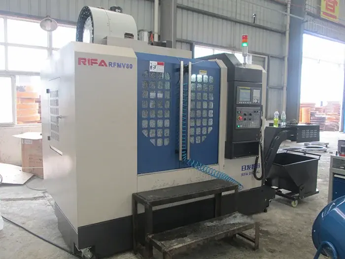 Vertical machining center and control panel
